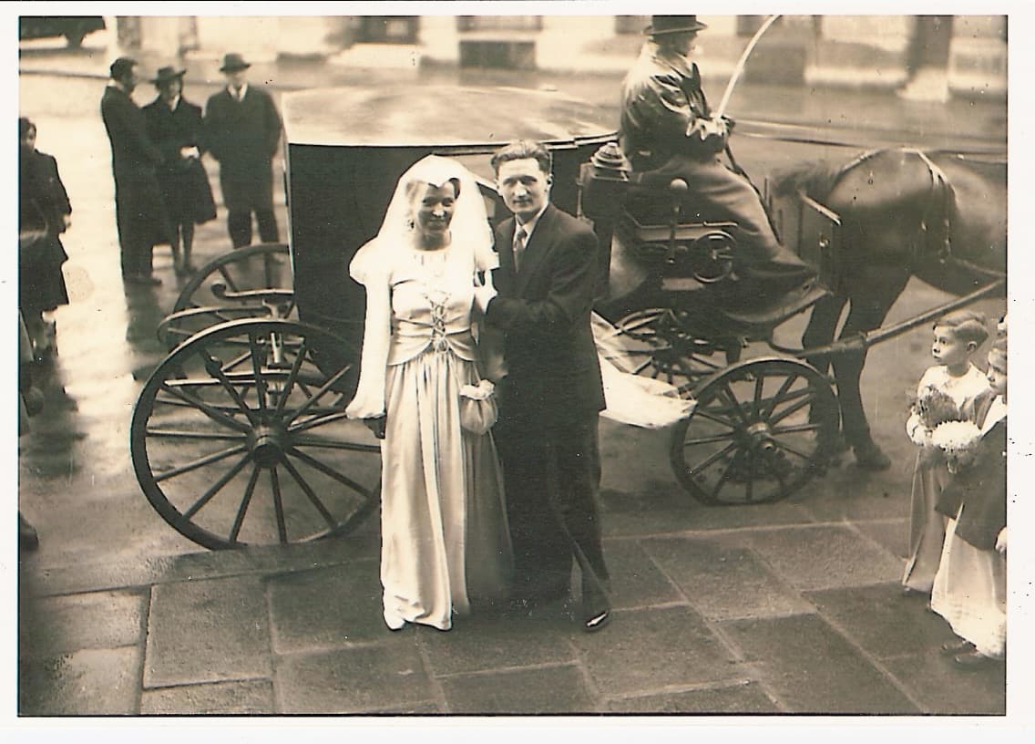 SA FEMME GENEVIEVE 1944